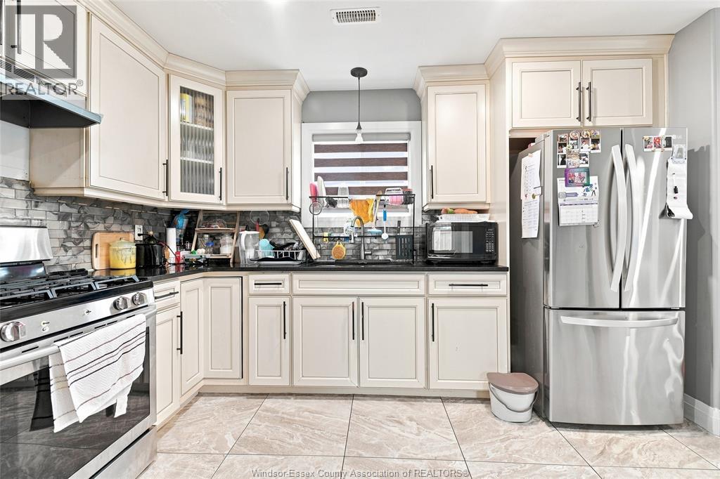 3457 WALKER ROAD - 9