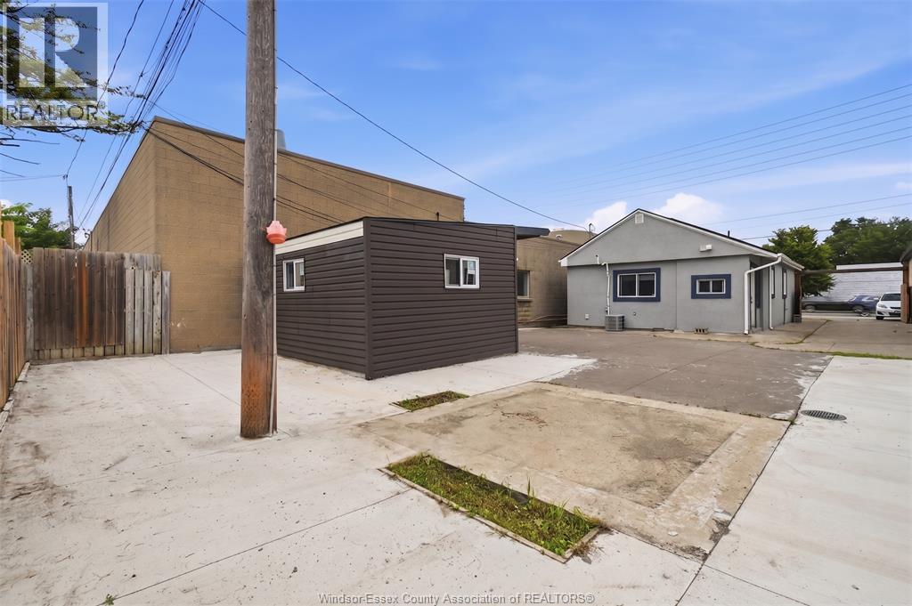 3453 WALKER ROAD - 16