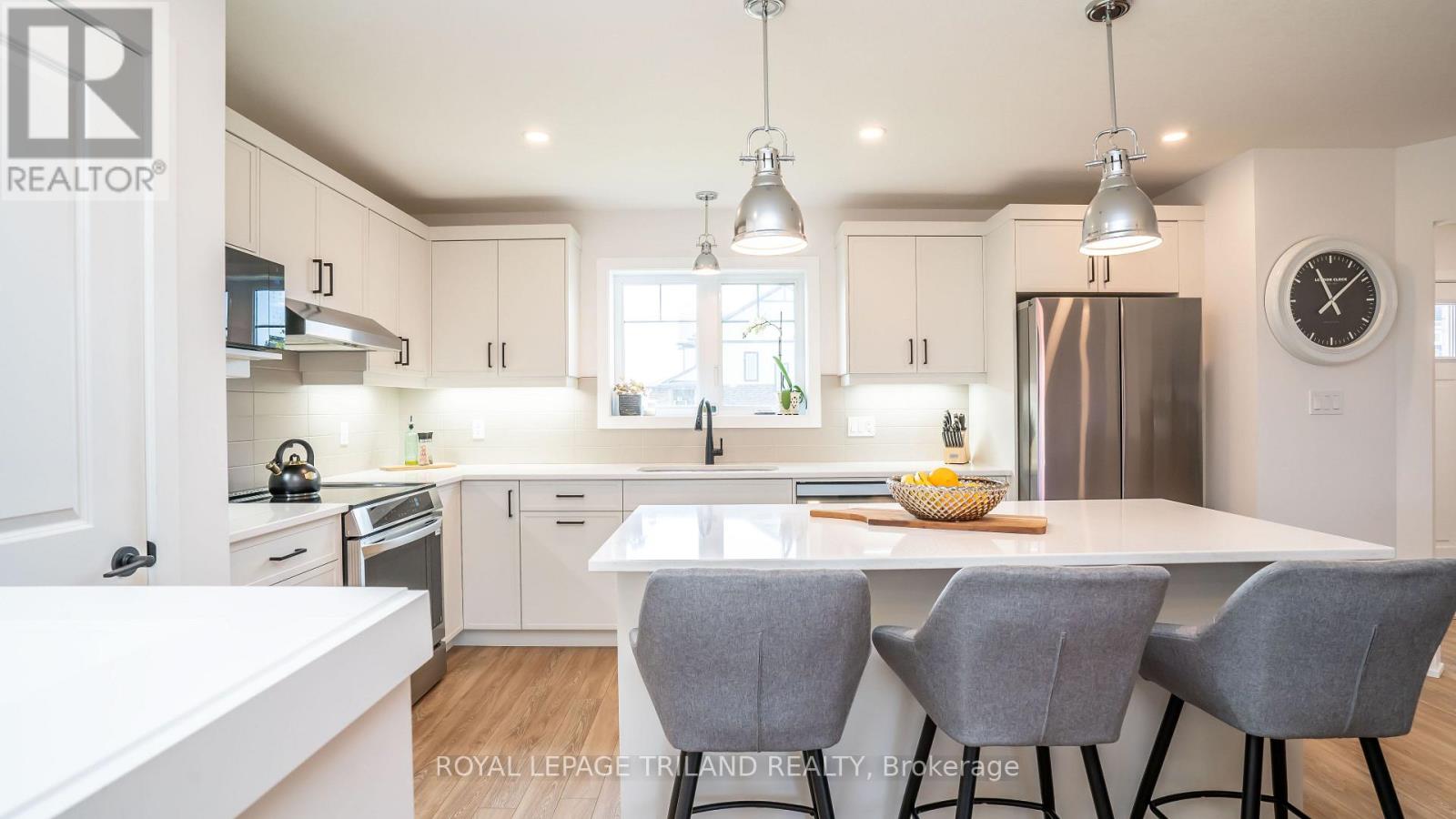 138 RENAISSANCE DRIVE - 7