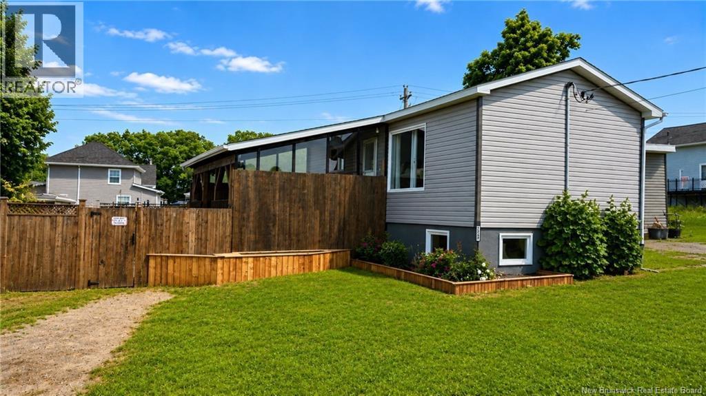 1245 ST THERESA Crescent - 40