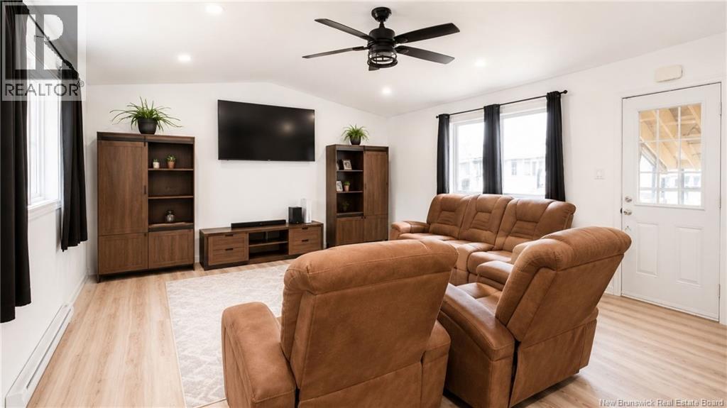 1245 ST THERESA Crescent - 15