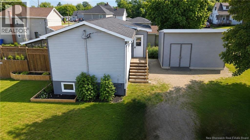 1245 ST THERESA Crescent - 33