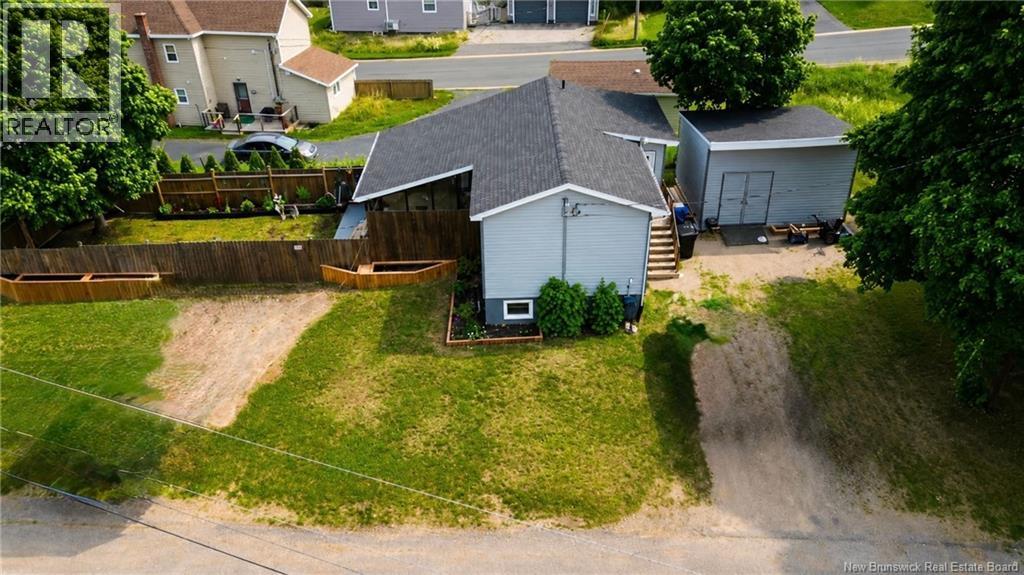 1245 ST THERESA Crescent - 32