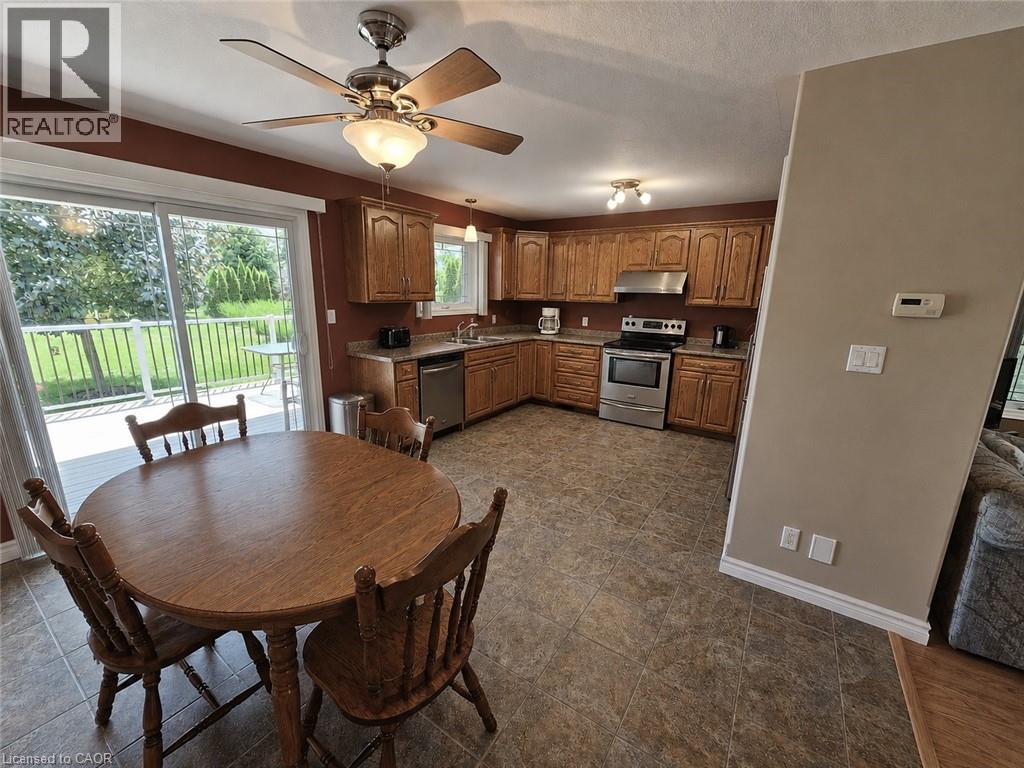 39 ROSS Avenue N - Image 19