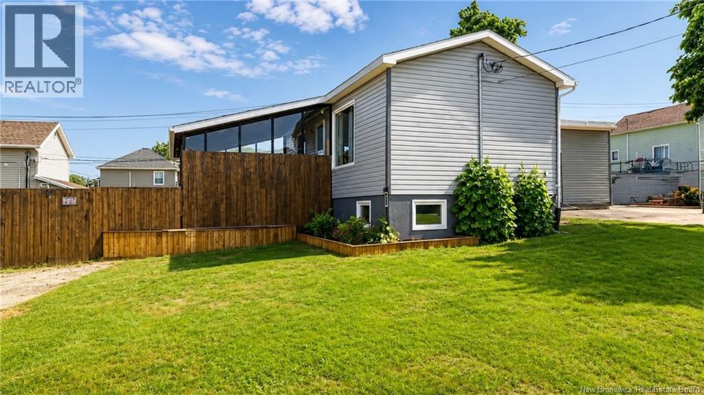 1245 ST THERESA Crescent - 30