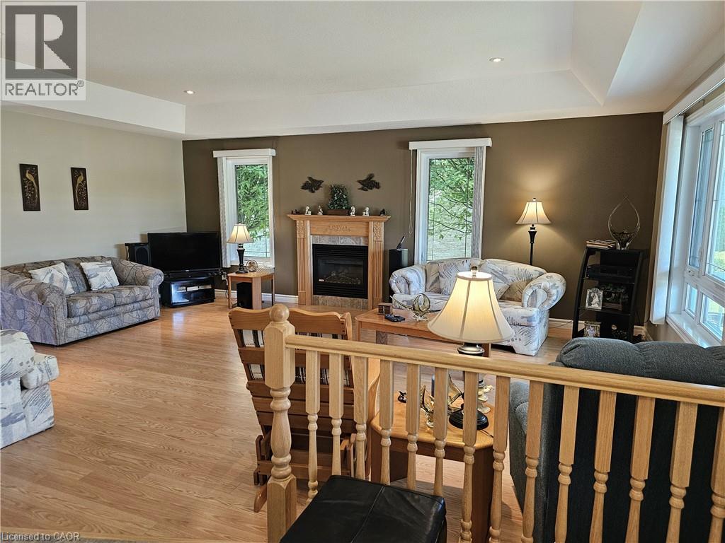 39 ROSS Avenue N - Image 10