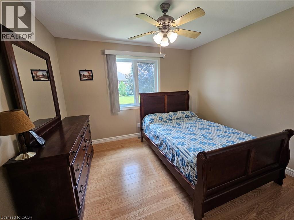 39 ROSS Avenue N - Image 26