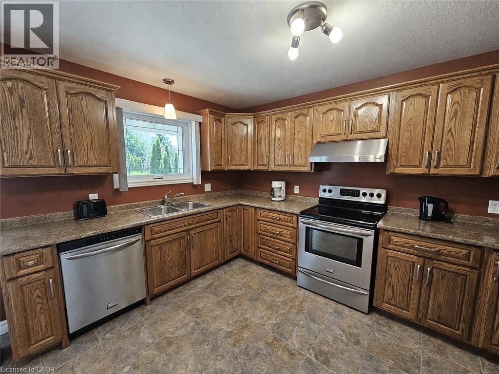 39 ROSS Avenue N - Image 20
