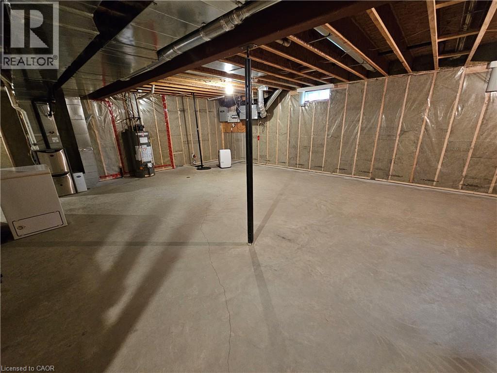 39 ROSS Avenue N - Image 34