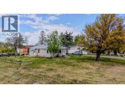 254 N 200 W, Raymond, AB T0K2S0 Photo 12