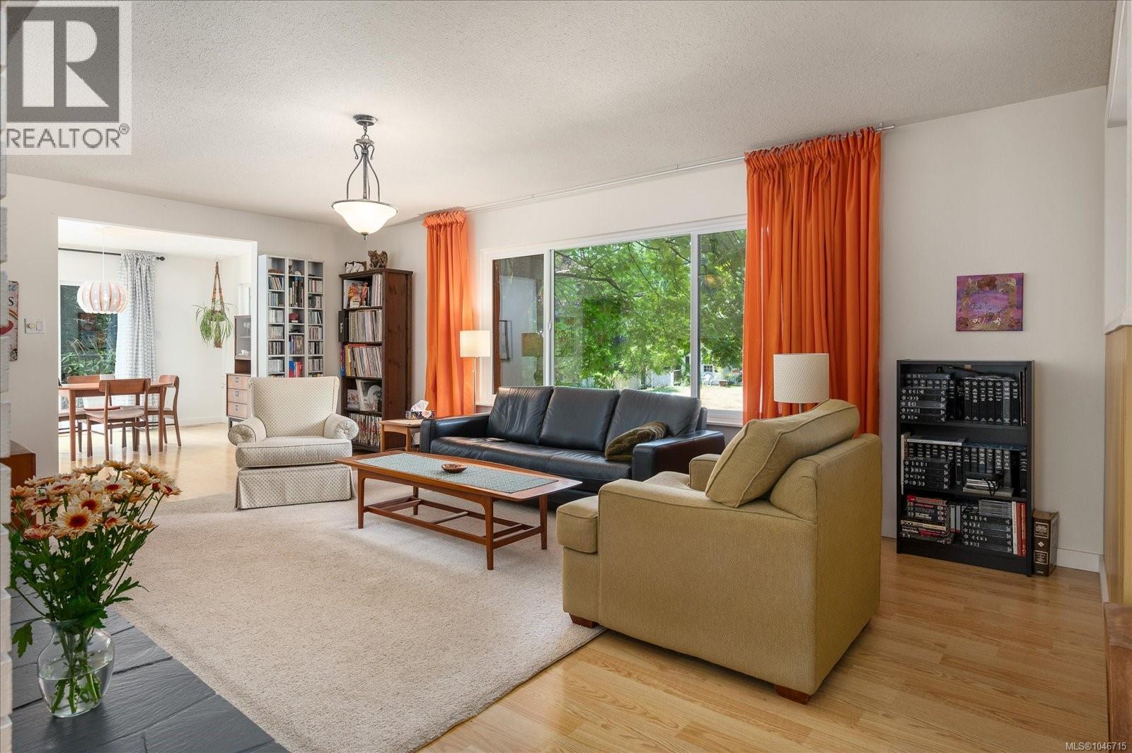 1062 Sabine Rd - 5