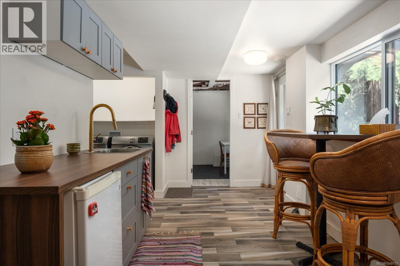 1062 Sabine Rd - Image 30