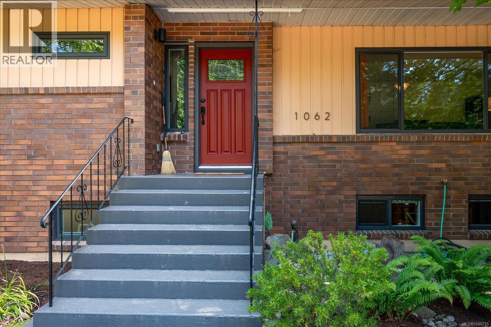 1062 Sabine Rd - 2