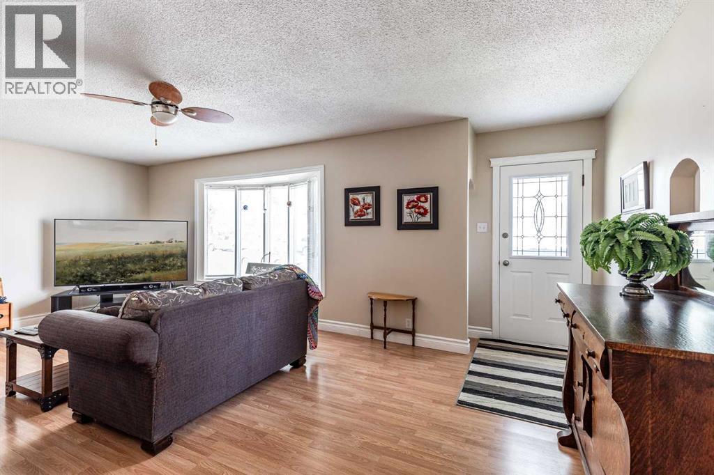 109 4 Street Southeast - Photo 6
