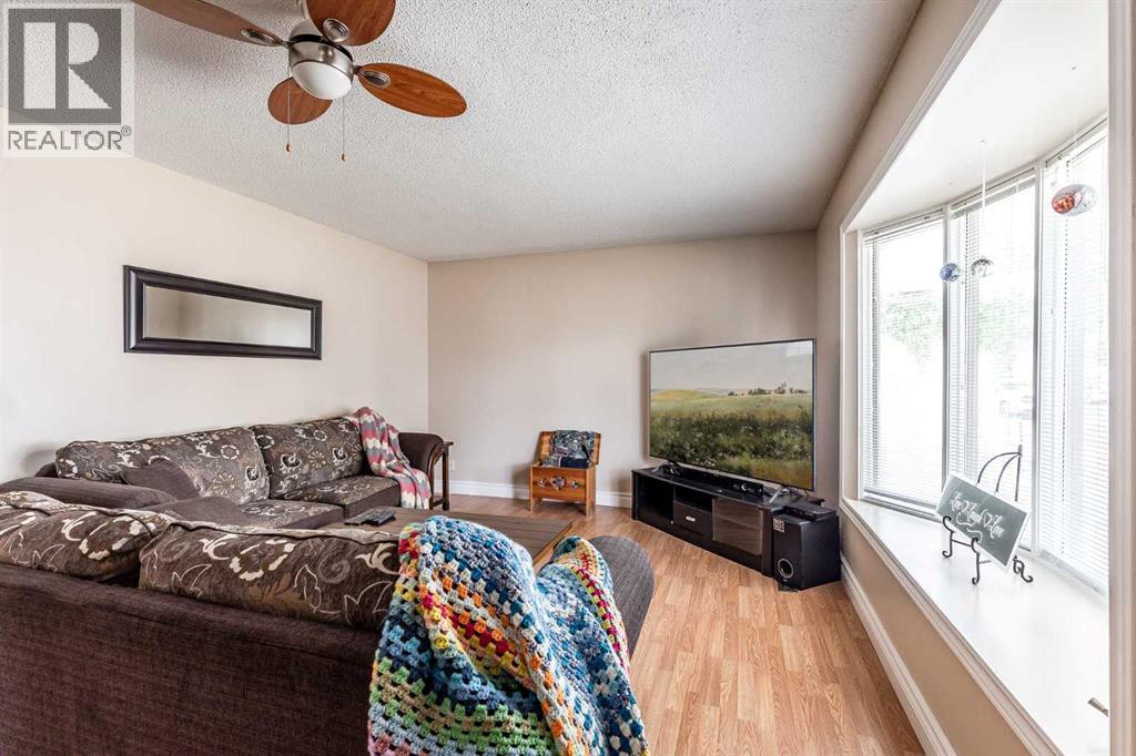 109 4 Street Southeast - Photo 10