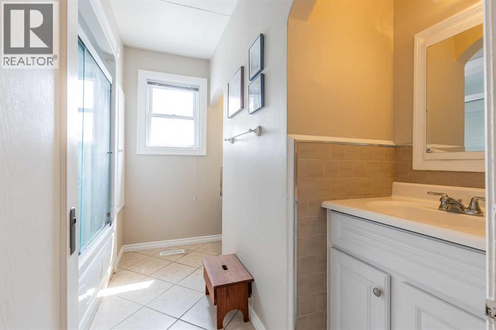 109 4 Street Southeast - Photo 15