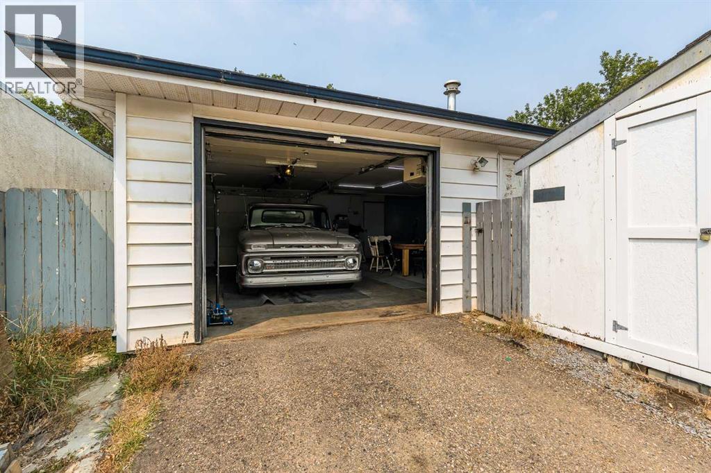 109 4 Street Southeast - Photo 48