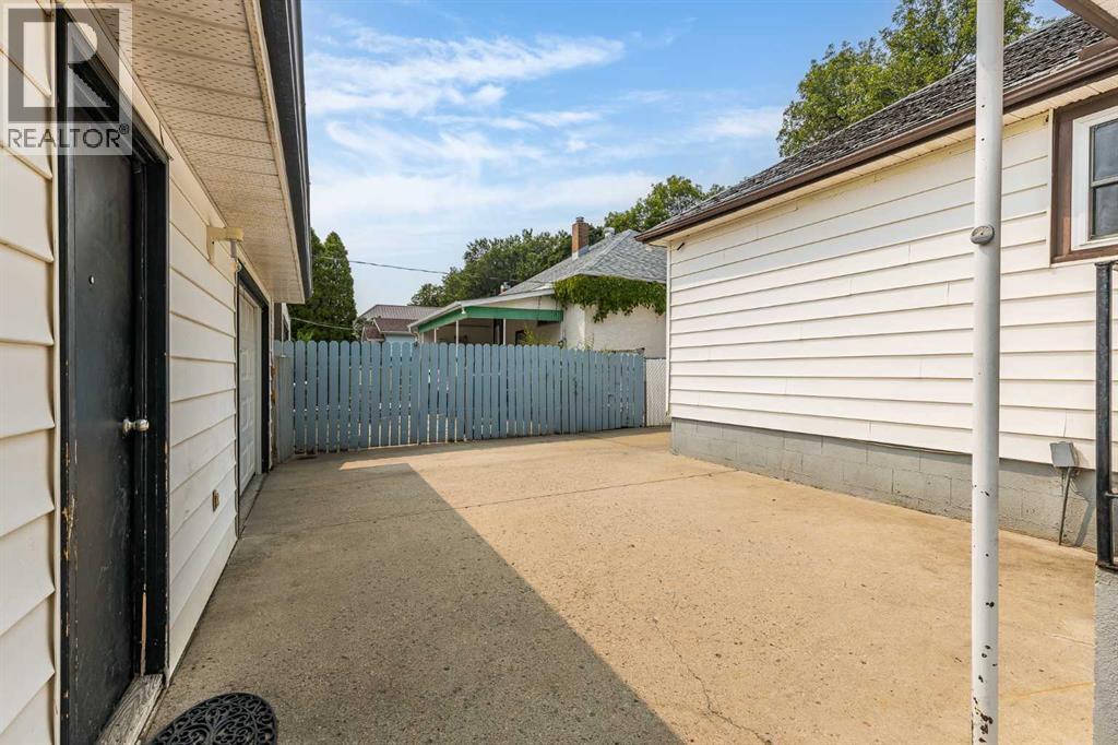 109 4 Street Southeast - Photo 45
