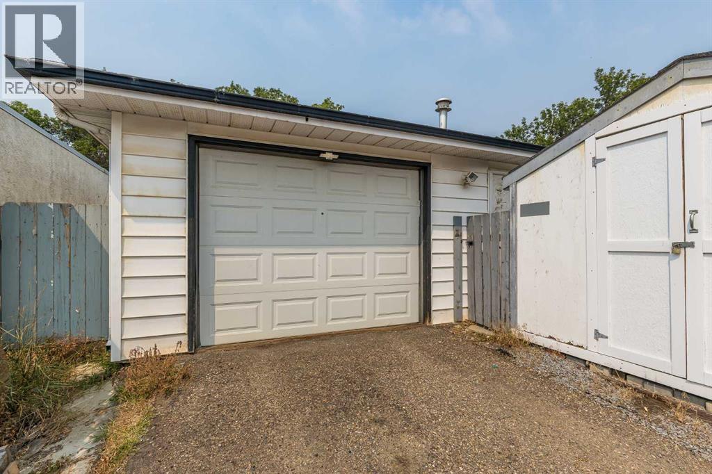 109 4 Street Southeast - Photo 50