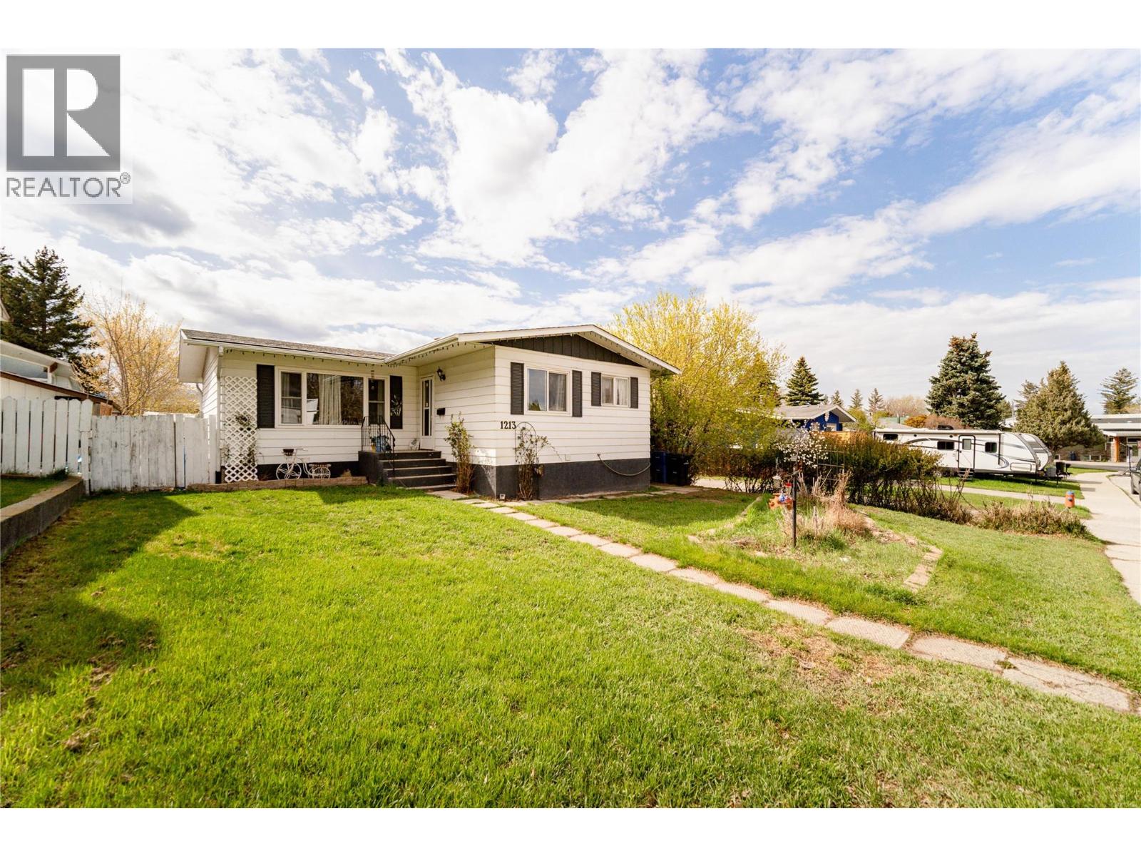 1213 10th Avenue S - 1