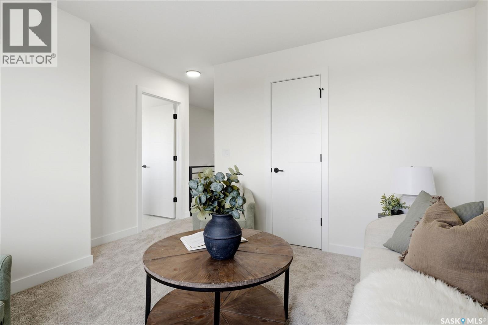 55 Country ROAD - Image 21