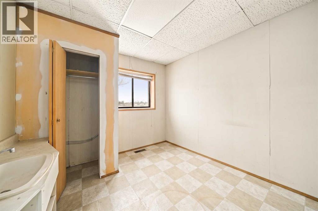 1020 Laut Avenue - Photo 15