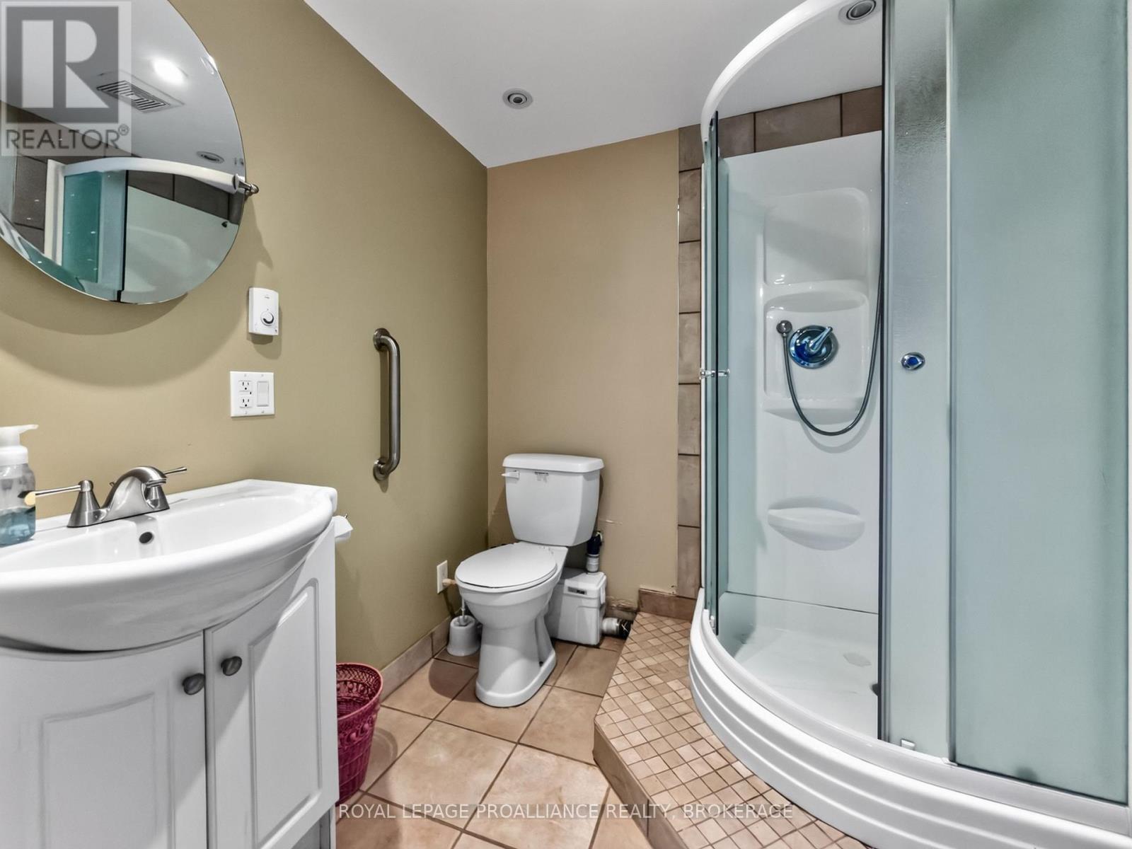 1403B EVERETT LANE - Image 17