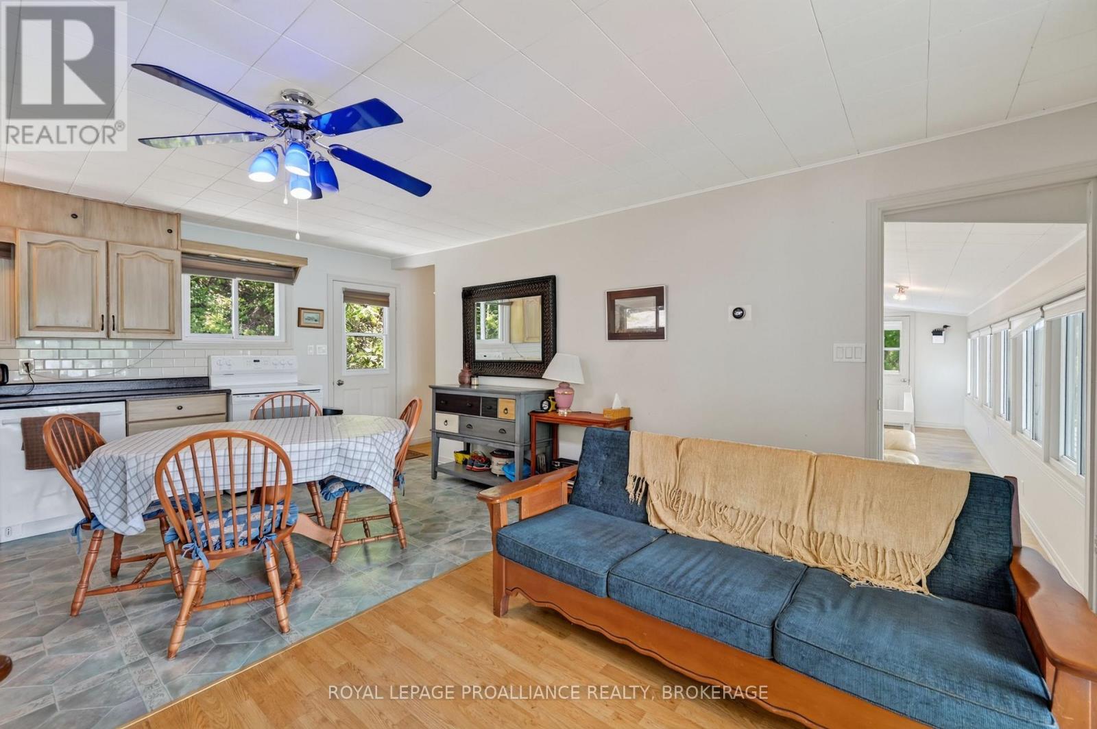 1403B EVERETT LANE - Image 4