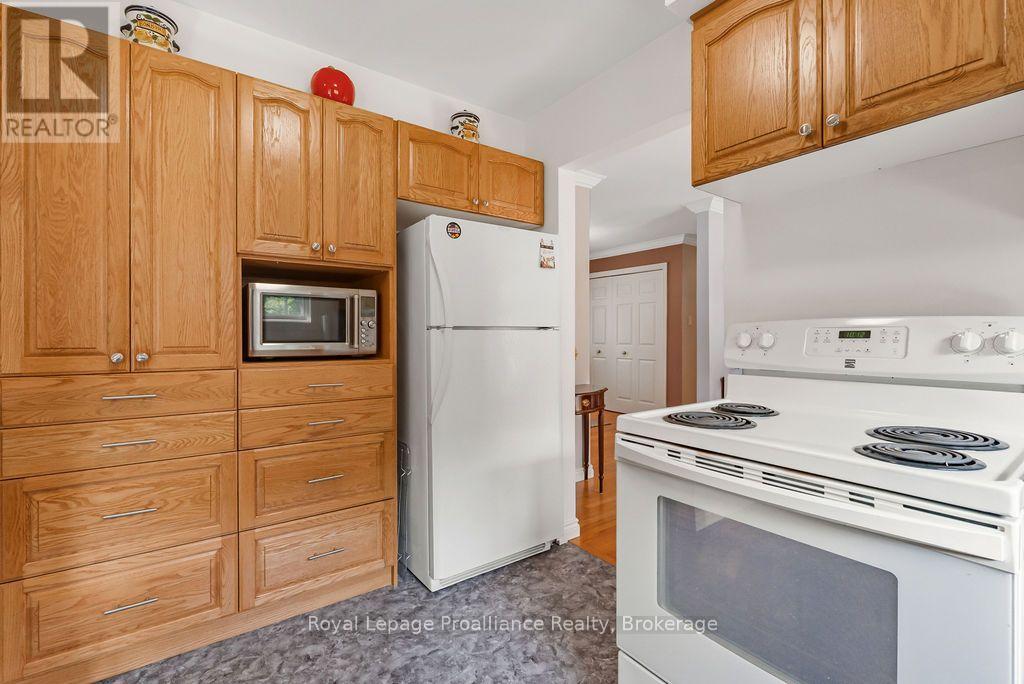 794 FOXBORO STIRLING ROAD - 11