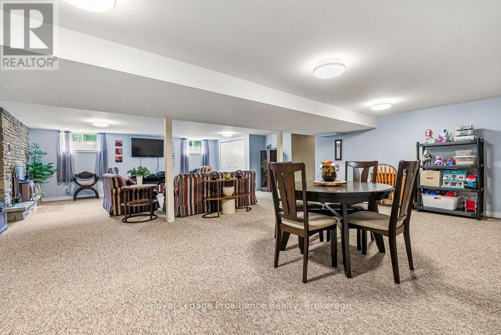 794 FOXBORO STIRLING ROAD - 31