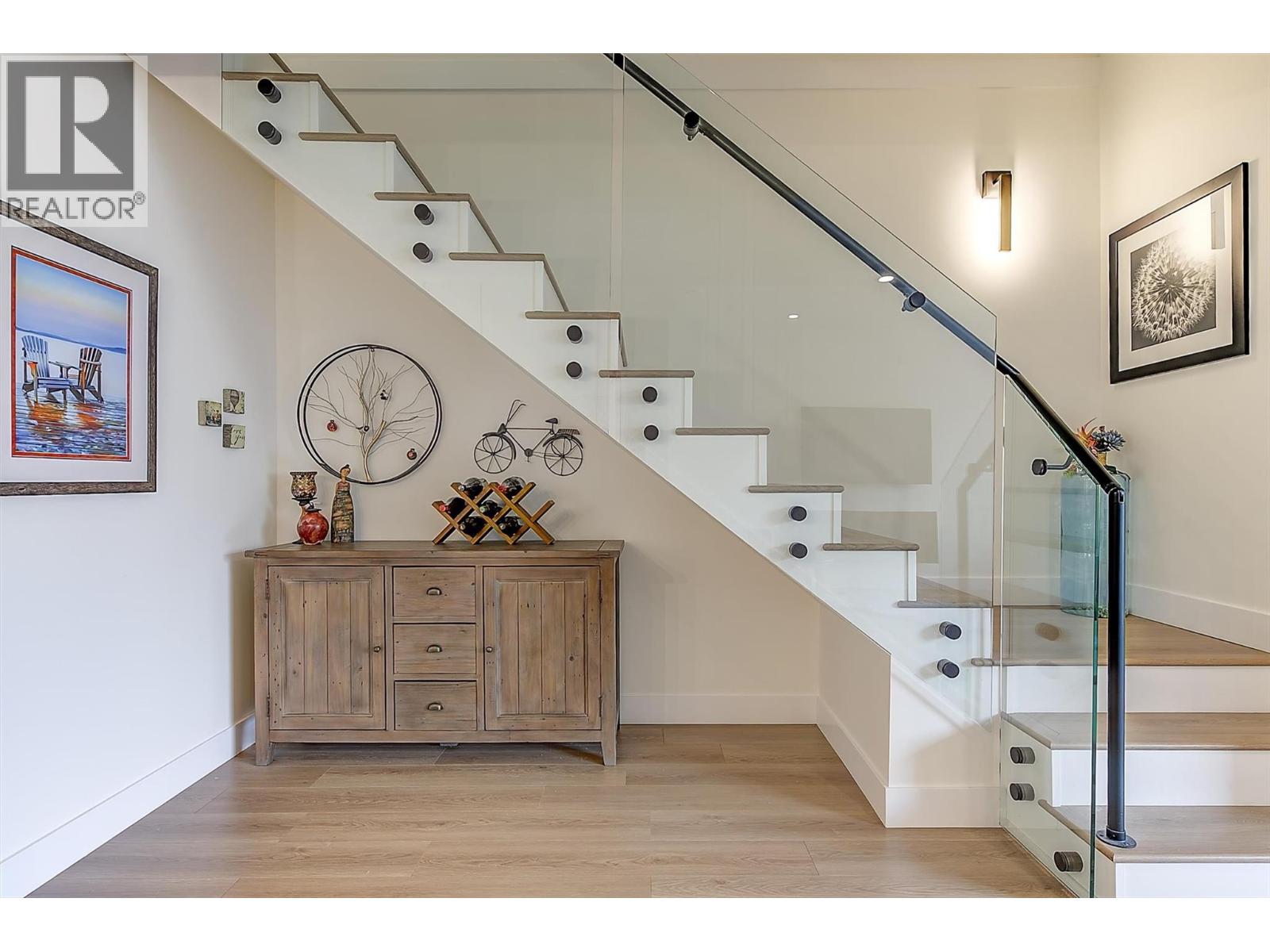 2 747 Patterson Avenue, Kelowna