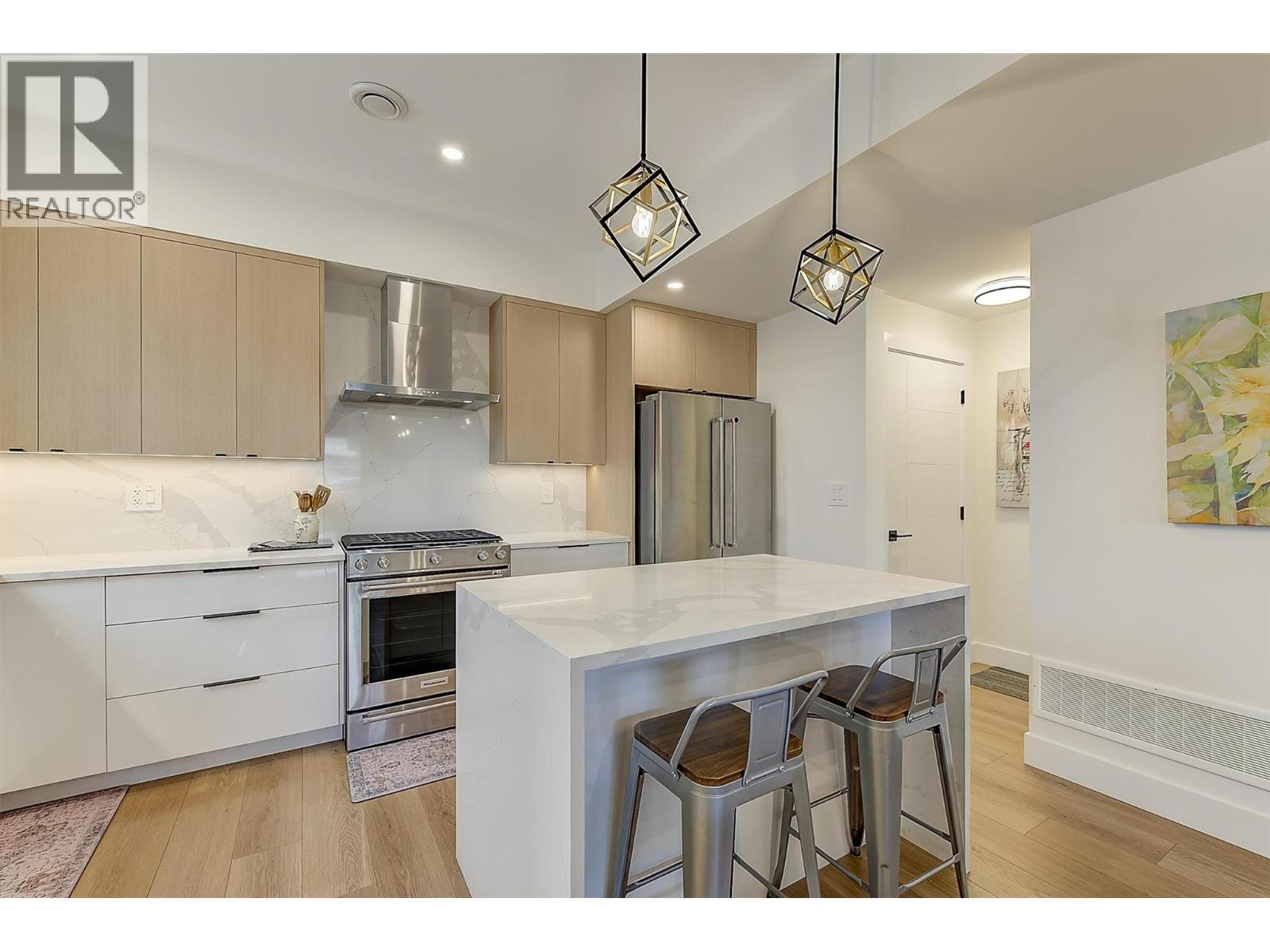 2 747 Patterson Avenue, Kelowna