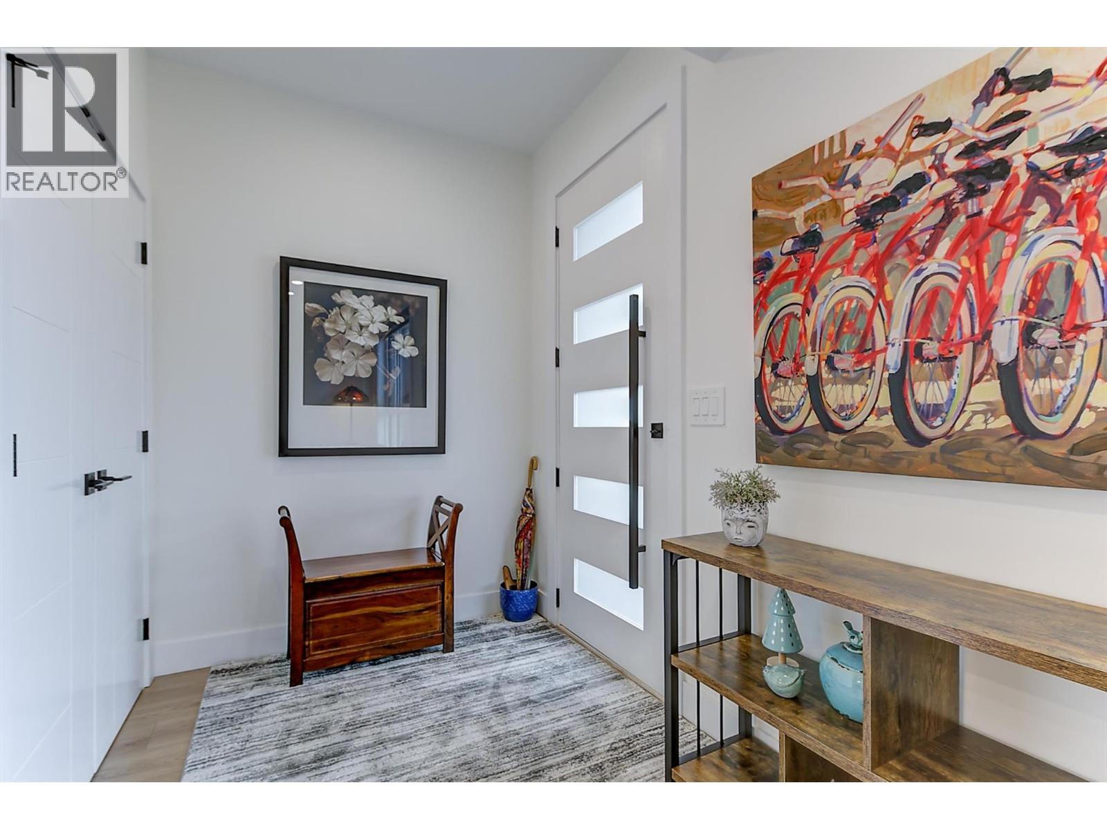 2 747 Patterson Avenue, Kelowna