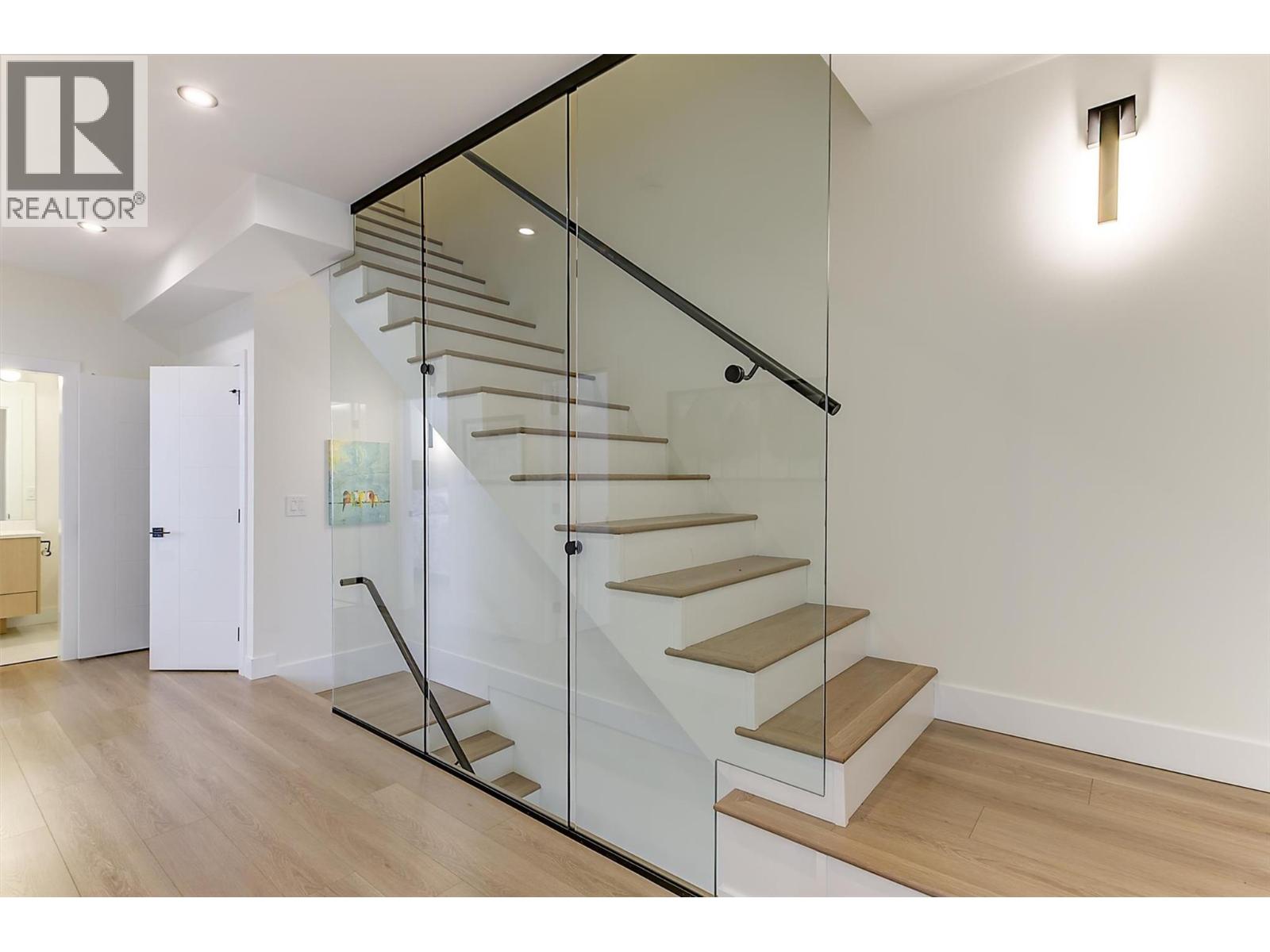 2 747 Patterson Avenue, Kelowna