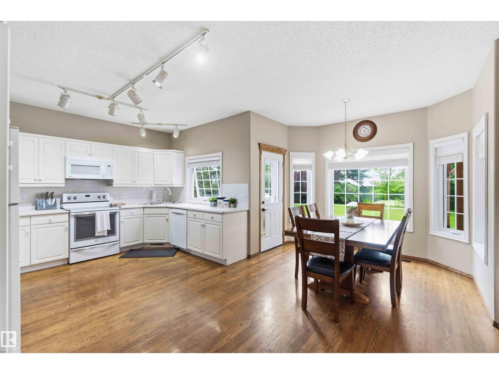 1080 WEDGEWOOD BV NW - Image 32