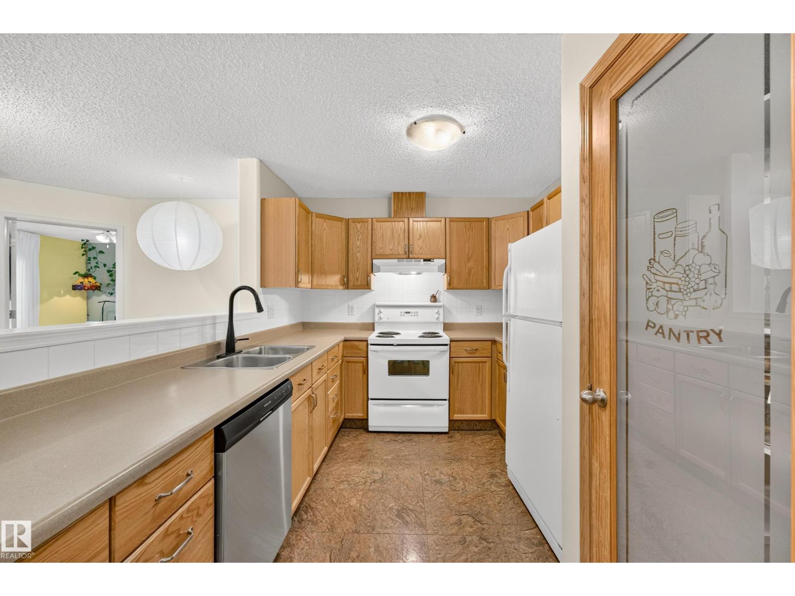 206 7839 96 Street NW - Photo 5