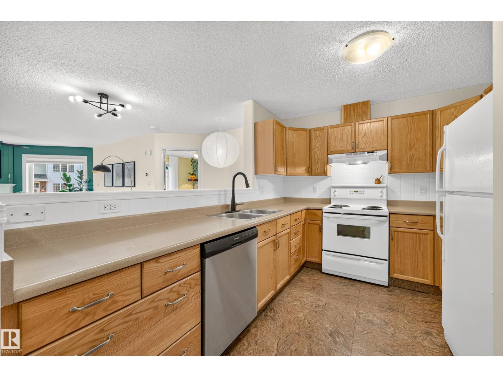 206 7839 96 Street NW - Photo 6