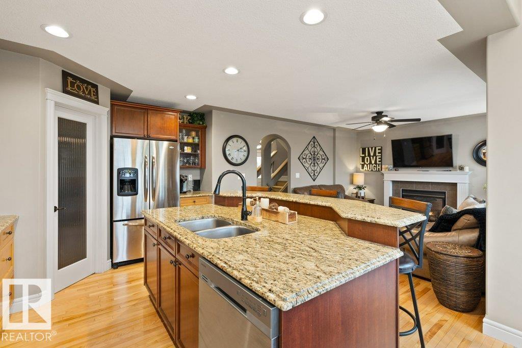 15 NAPOLEON Crescent - Photo 8