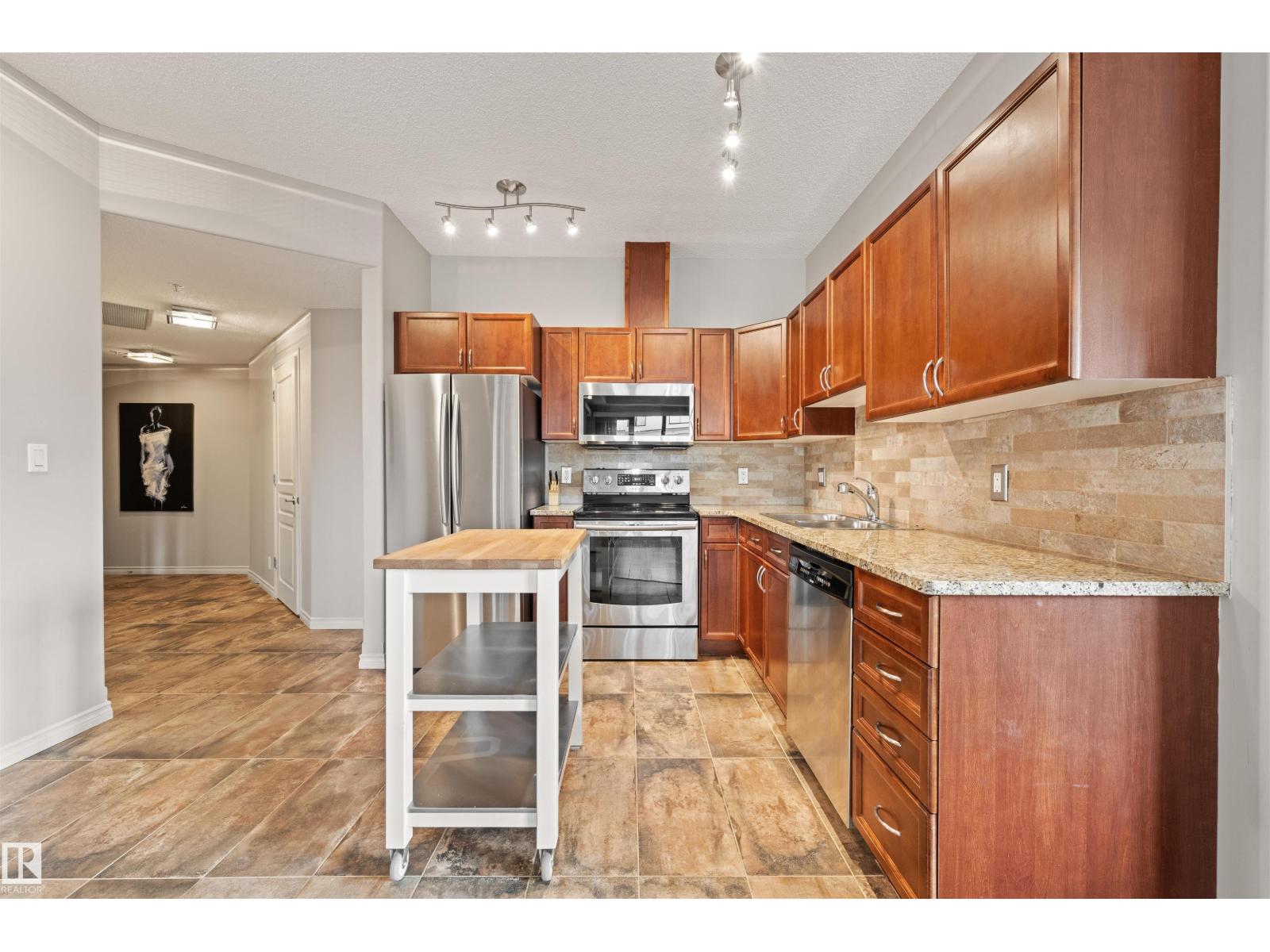 #904 10319 111 ST NW - 3