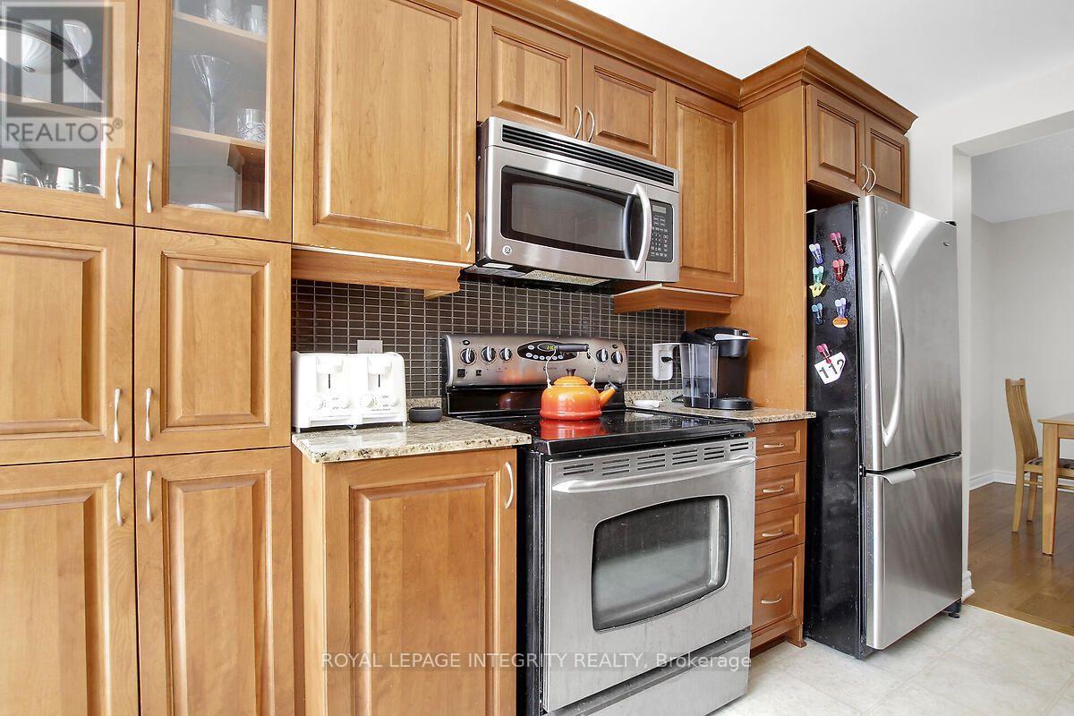 3 Bed, 3 Bath House for Sale in Ottawa – 125 WOODMILL TERRACE W, Ottawa – MLS# X13675854 - Image 7