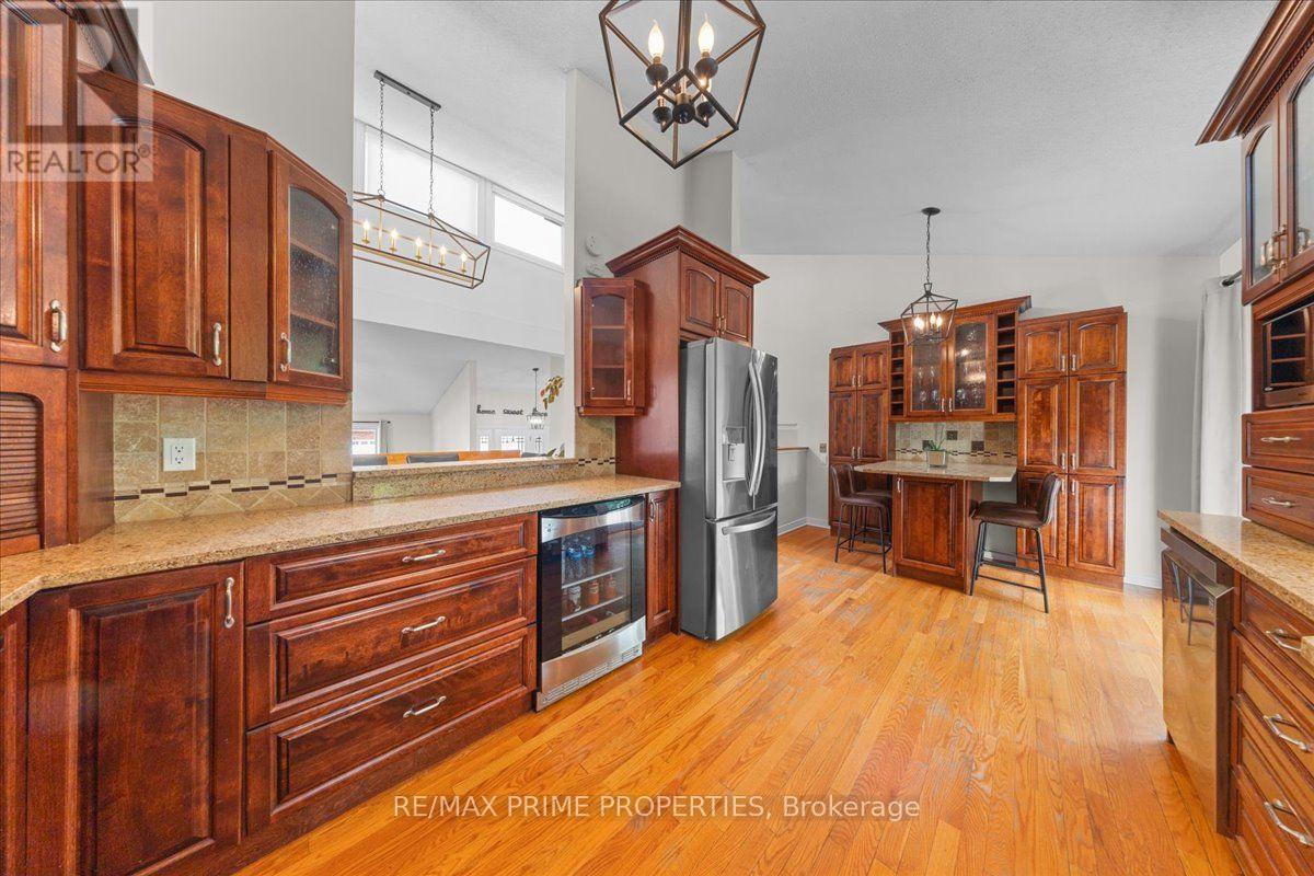 3 Bed, 3 Bath House for Sale in Ottawa – 1971 ROSEBELLA AVENUE, Ottawa – MLS# X13675942 - Image 13