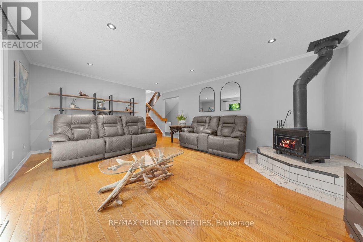 3 Bed, 3 Bath House for Sale in Ottawa – 1971 ROSEBELLA AVENUE, Ottawa – MLS# X13675942 - Image 29