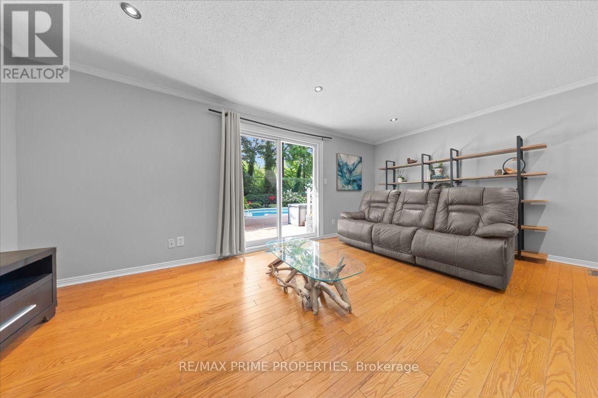 3 Bed, 3 Bath House for Sale in Ottawa – 1971 ROSEBELLA AVENUE, Ottawa – MLS# X13675942 - Image 30