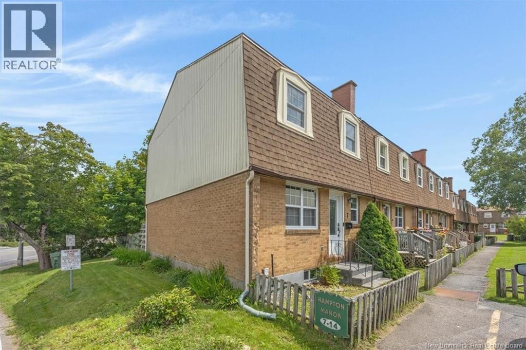 7 Hampton Manor - 2
