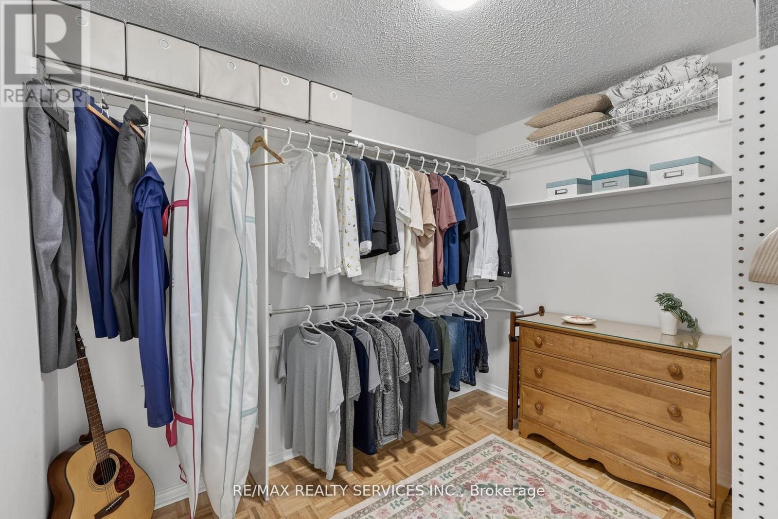 150 ROYAL VALLEY DRIVE - 22