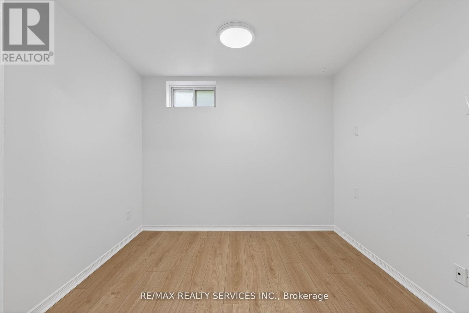 150 ROYAL VALLEY DRIVE - Image 36