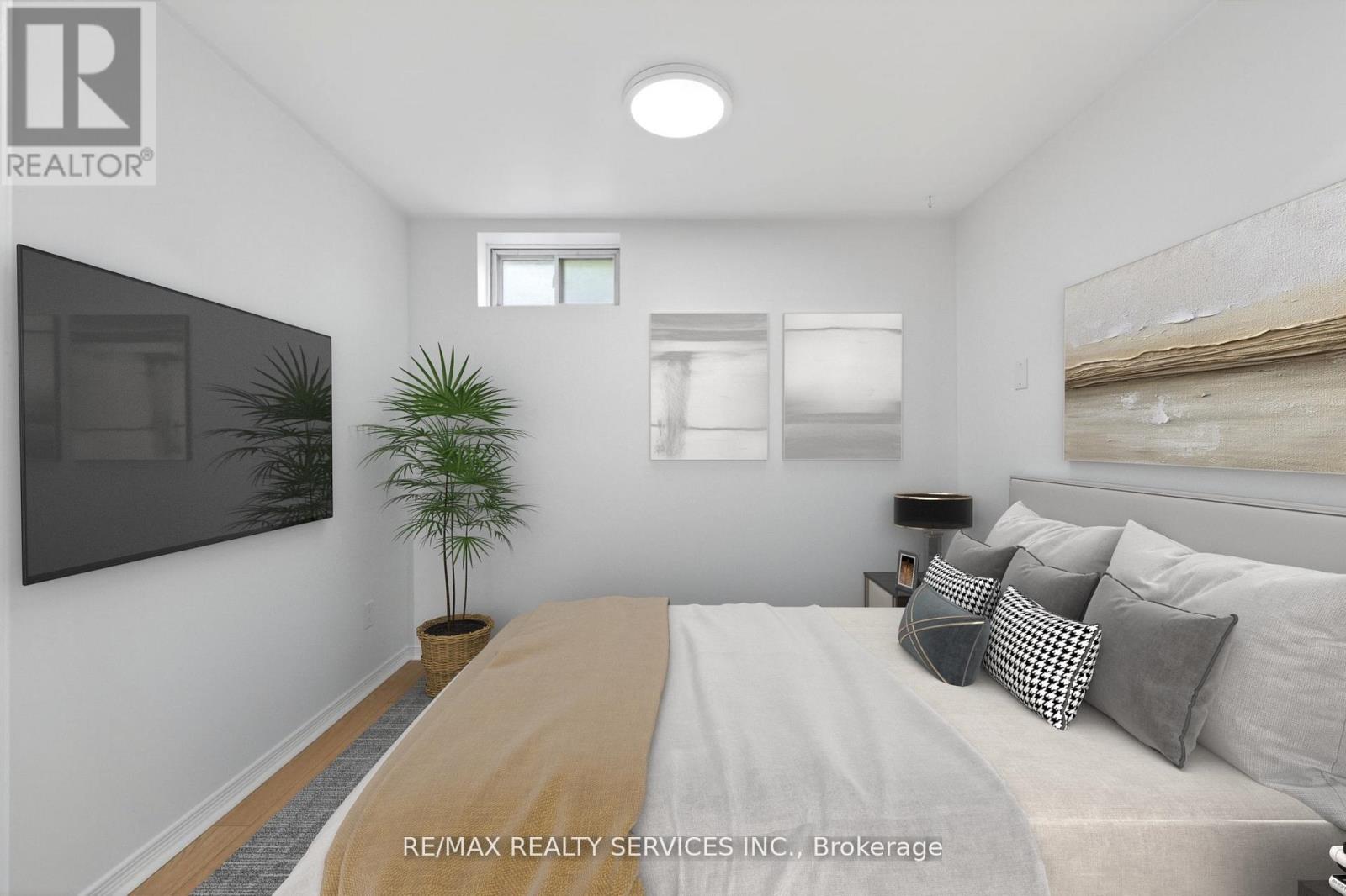 150 ROYAL VALLEY DRIVE - 37