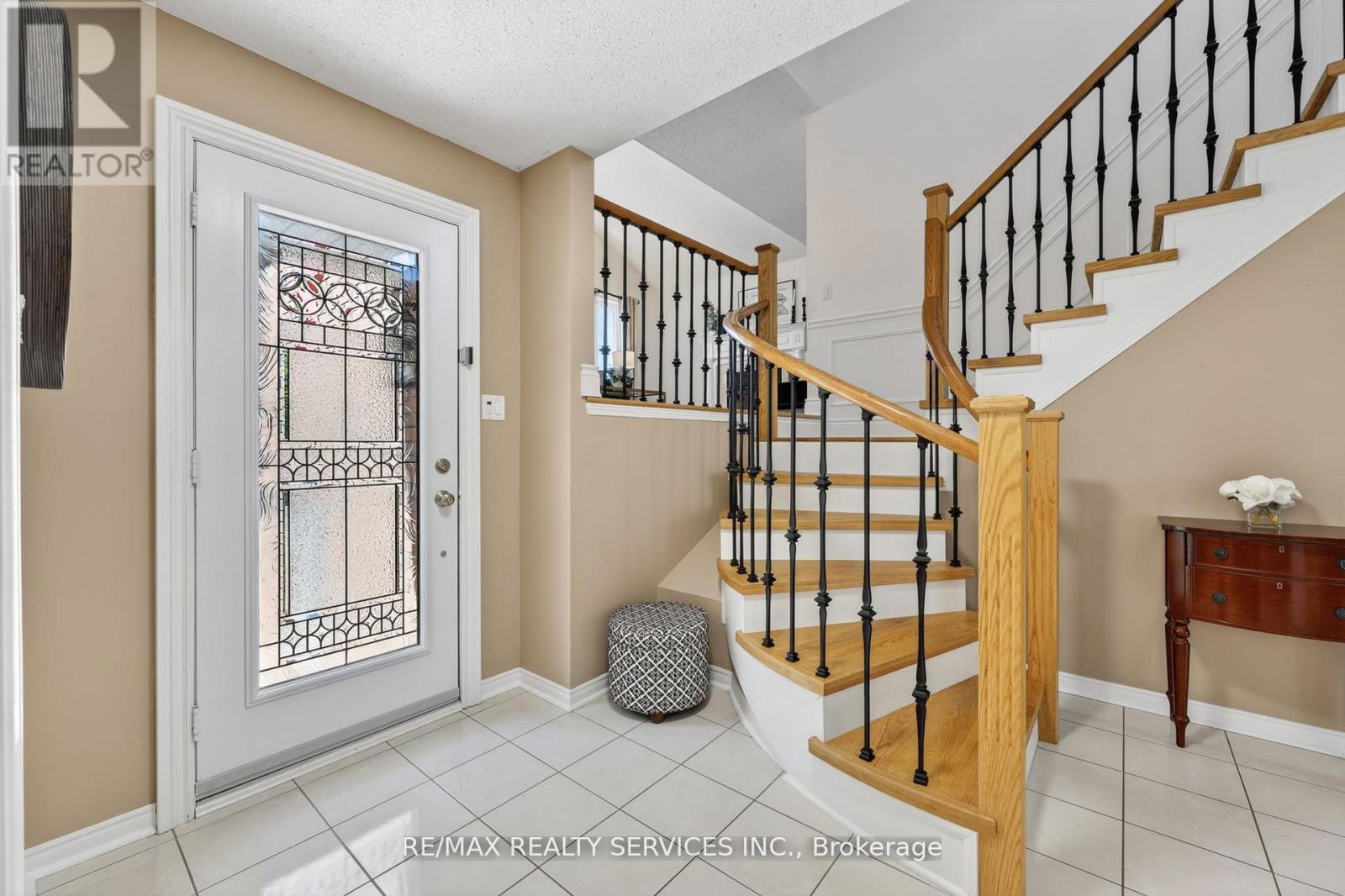 150 ROYAL VALLEY DRIVE - 6