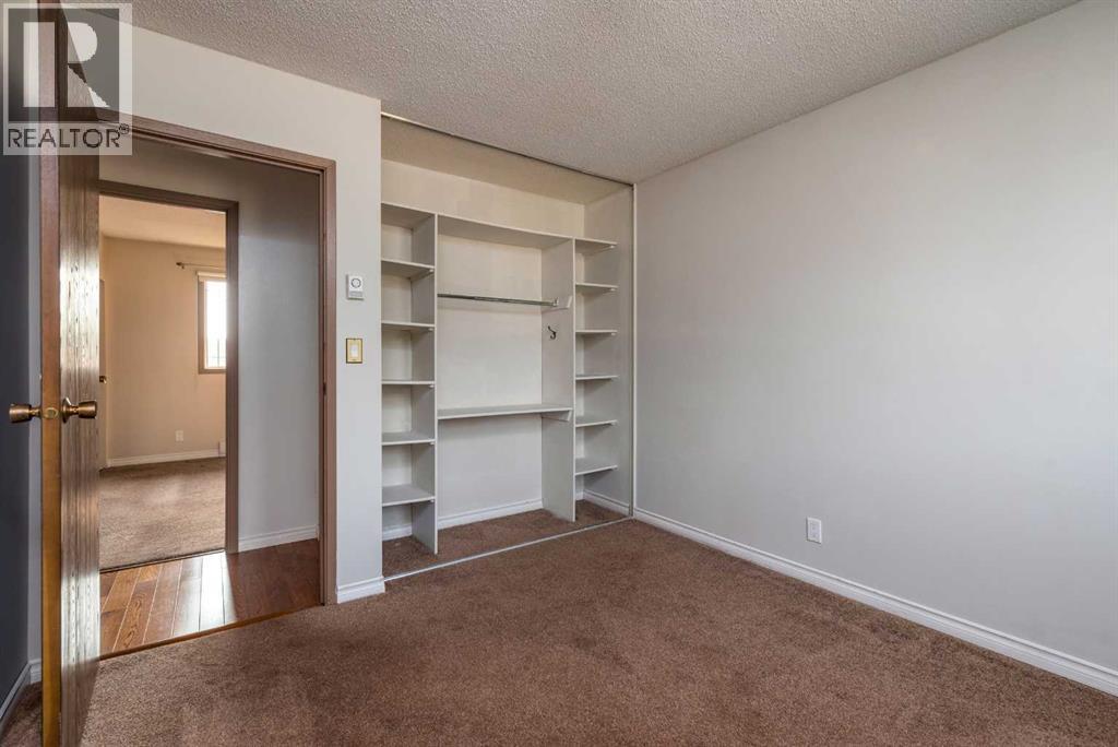 109 3 Street E - Image 16