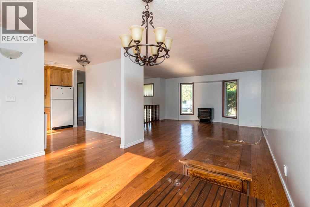 109 3 Street E - Image 8